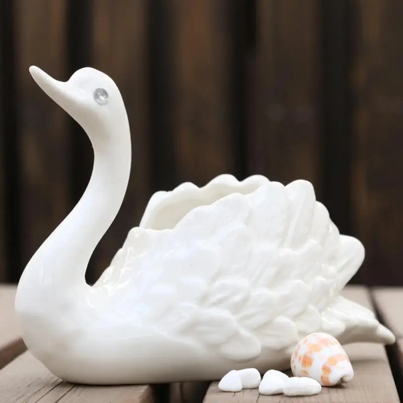 Elegant Matt White Glazed High Quality White Swan Flowerpot Seeding Pot