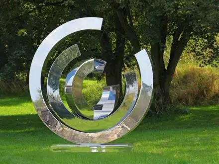 garden sculpture