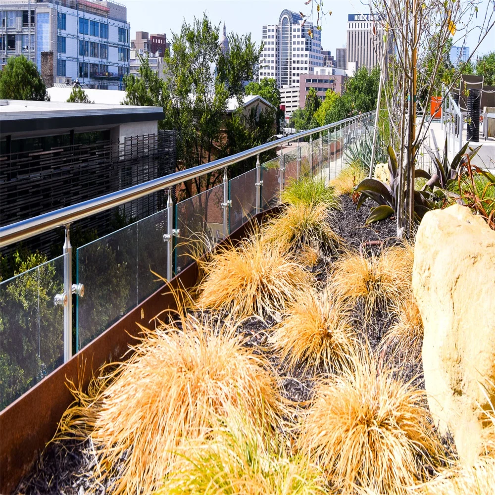 Customized Design Iron Balusters Glass Grill for Stairs Railing / Outdoor Balcony Glass Balustrade