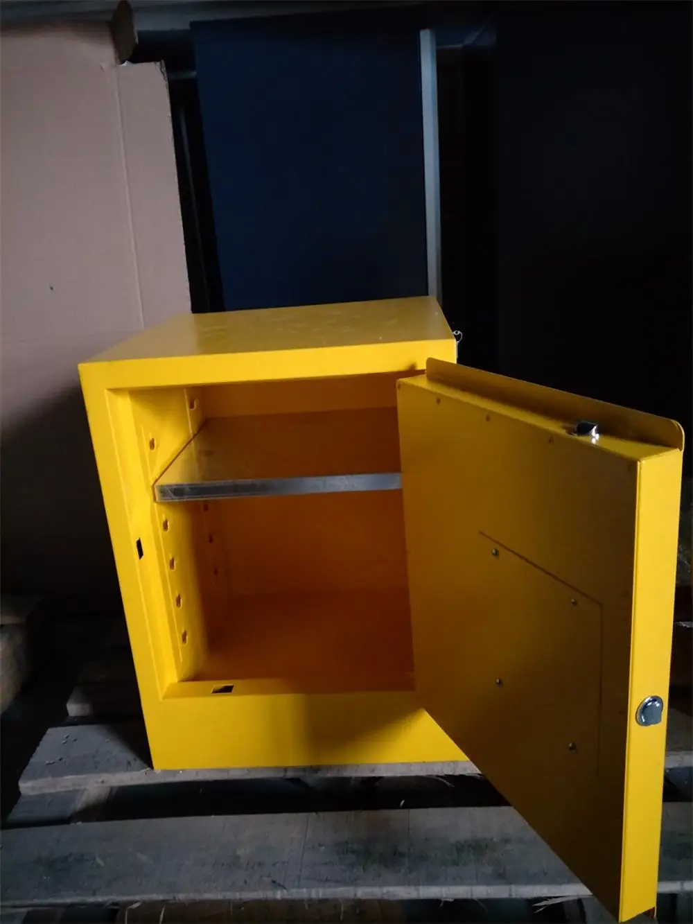 laboratory safety cabinet for chemicals storage