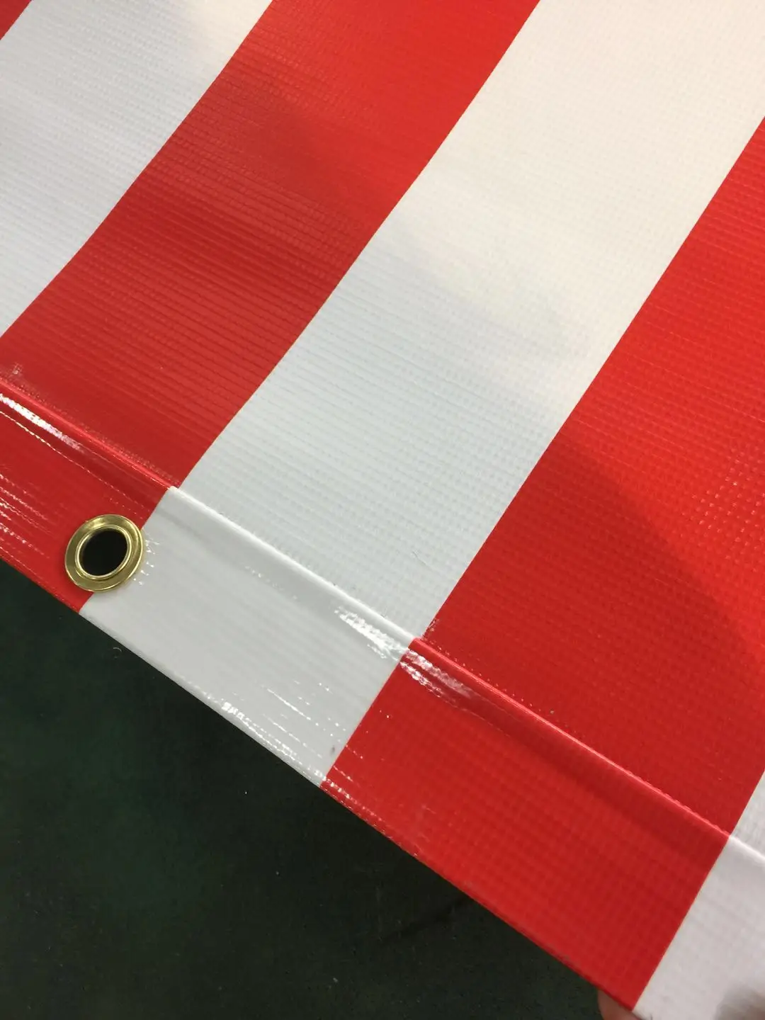 Полиэфирные виниловые водонепроницаемые красные и белые полосы ПВХ брезенты