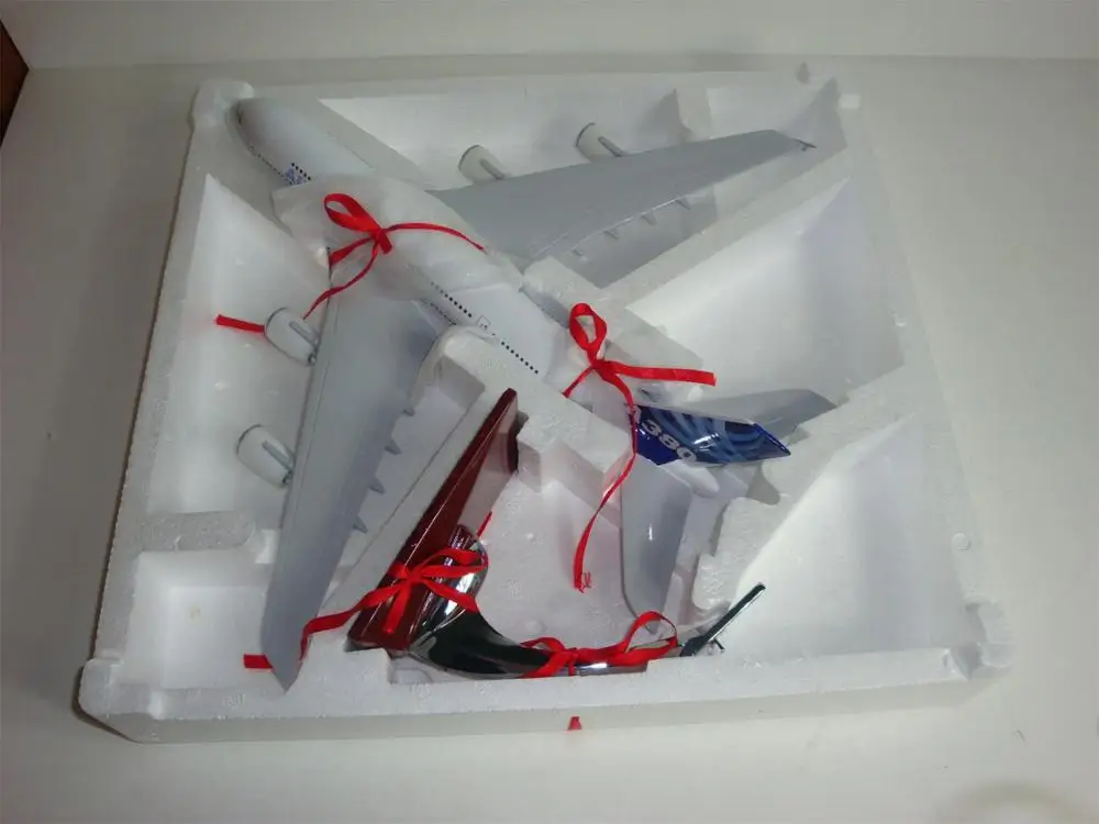 
EXCELLENT QUALITY AIRBUS A380 AIRCRAFT MODEL 