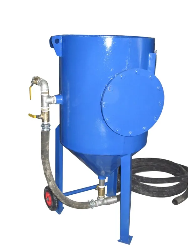 Portable high pressure blast cleaning pot