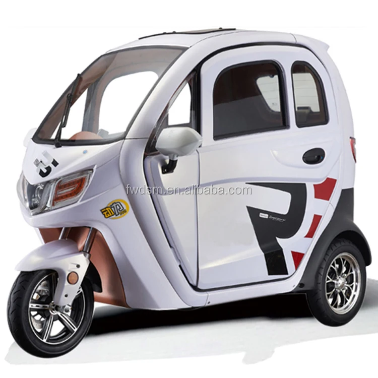 Closed electric tricycle for 2 adult person