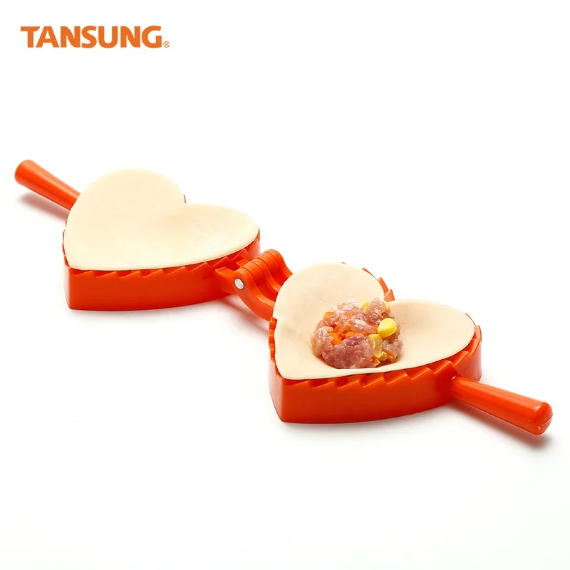 Multi functional Food Grade 3 Pcs Heart Shape Kitchen Gadgets Plastic Dumpling Mould