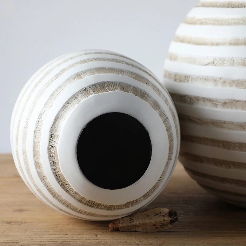 Wholesale modern line carved Ball shape matt small resin vase