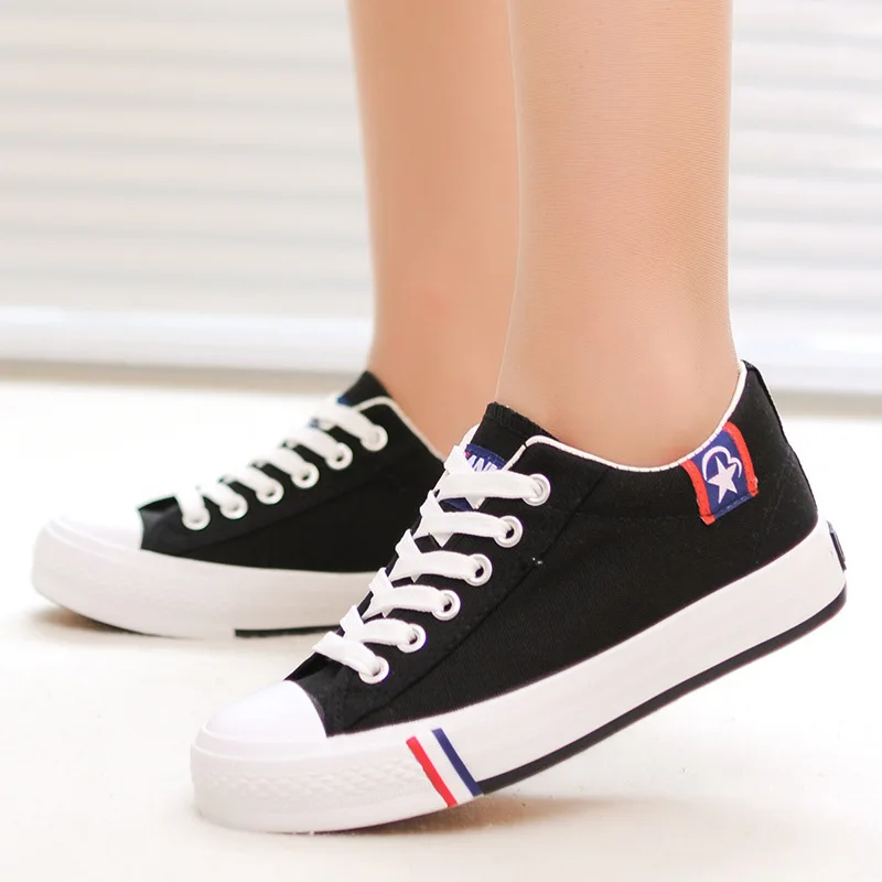 Factory price China wholesale woman canvas shoes student outdoor walking shoes in low MOQ