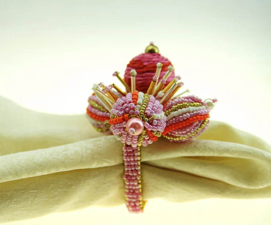 Розовые стеклянные кольца для салфеток для свадьбы