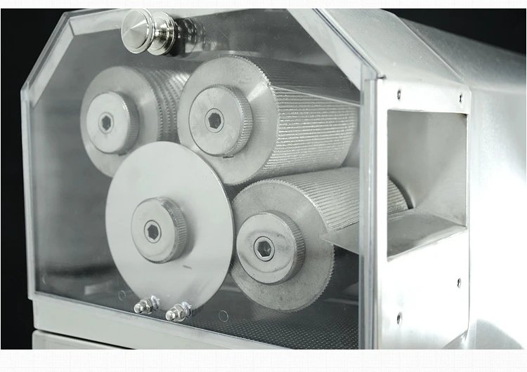 Настольная машина для извлечения сока из сахарного тростника