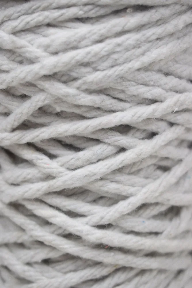 
Bleached White Cotton Mop Yarn 