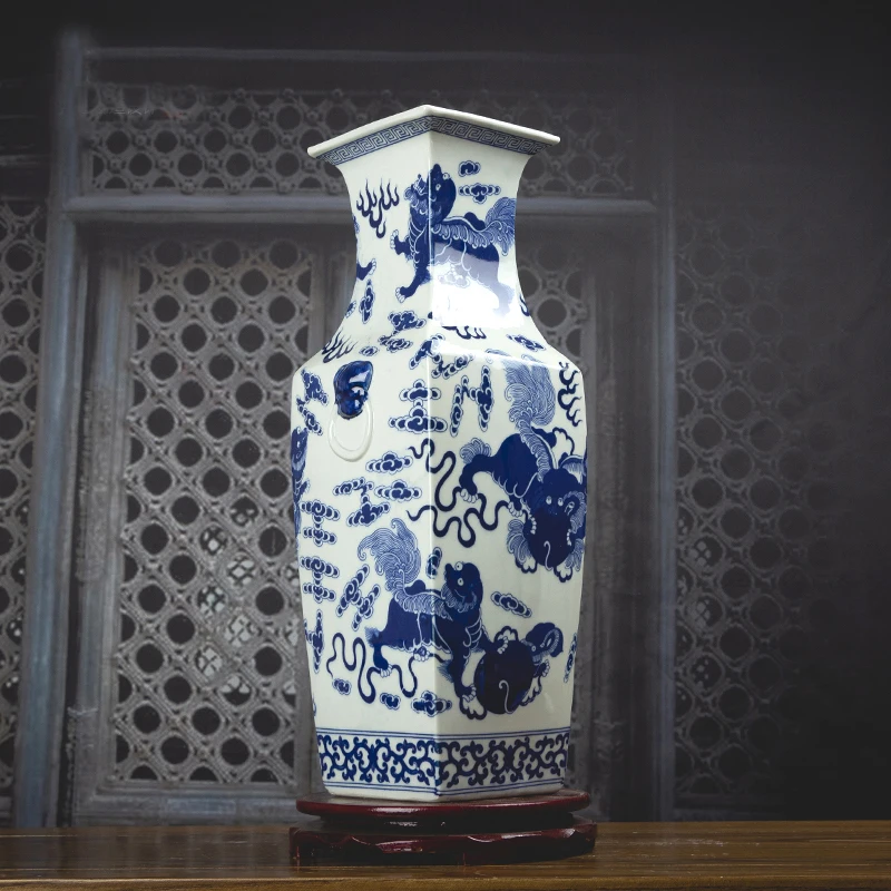 Capital of porcelain blue and white chinese ceramic vase for home decor