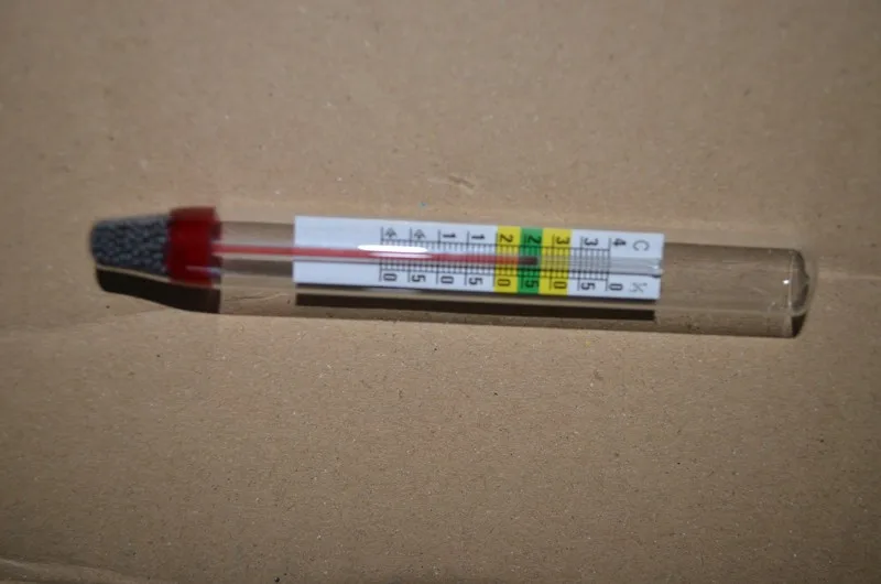 Зеленый и желтый стекло аквариум термометр