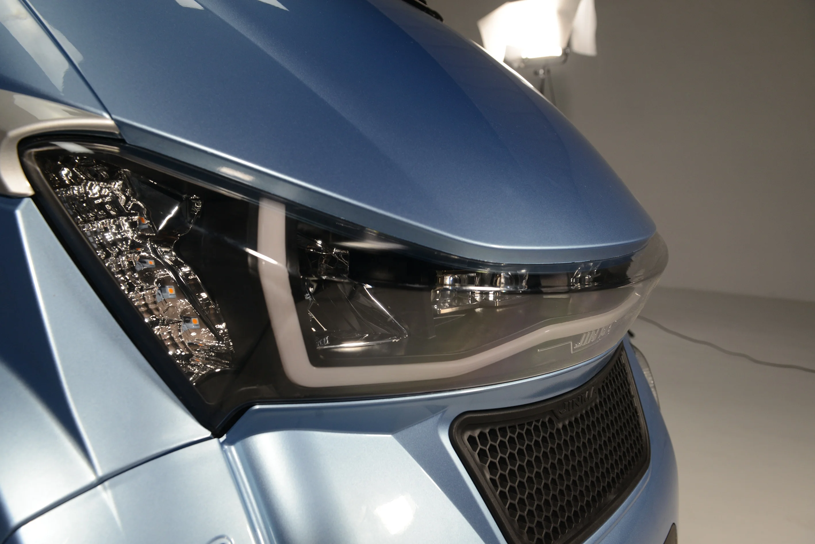 Runhorse J2  4 wheels electric car for Europe market with EC EEC