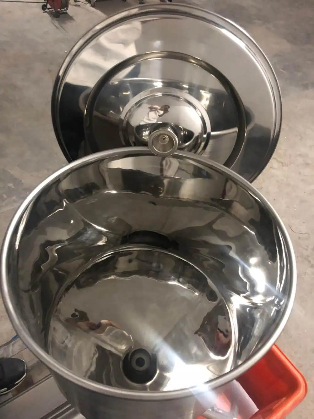 Semi-automatic Pneumatic Paste Flowing Liquid Viscous Liquid Filling Machine for Shampoo