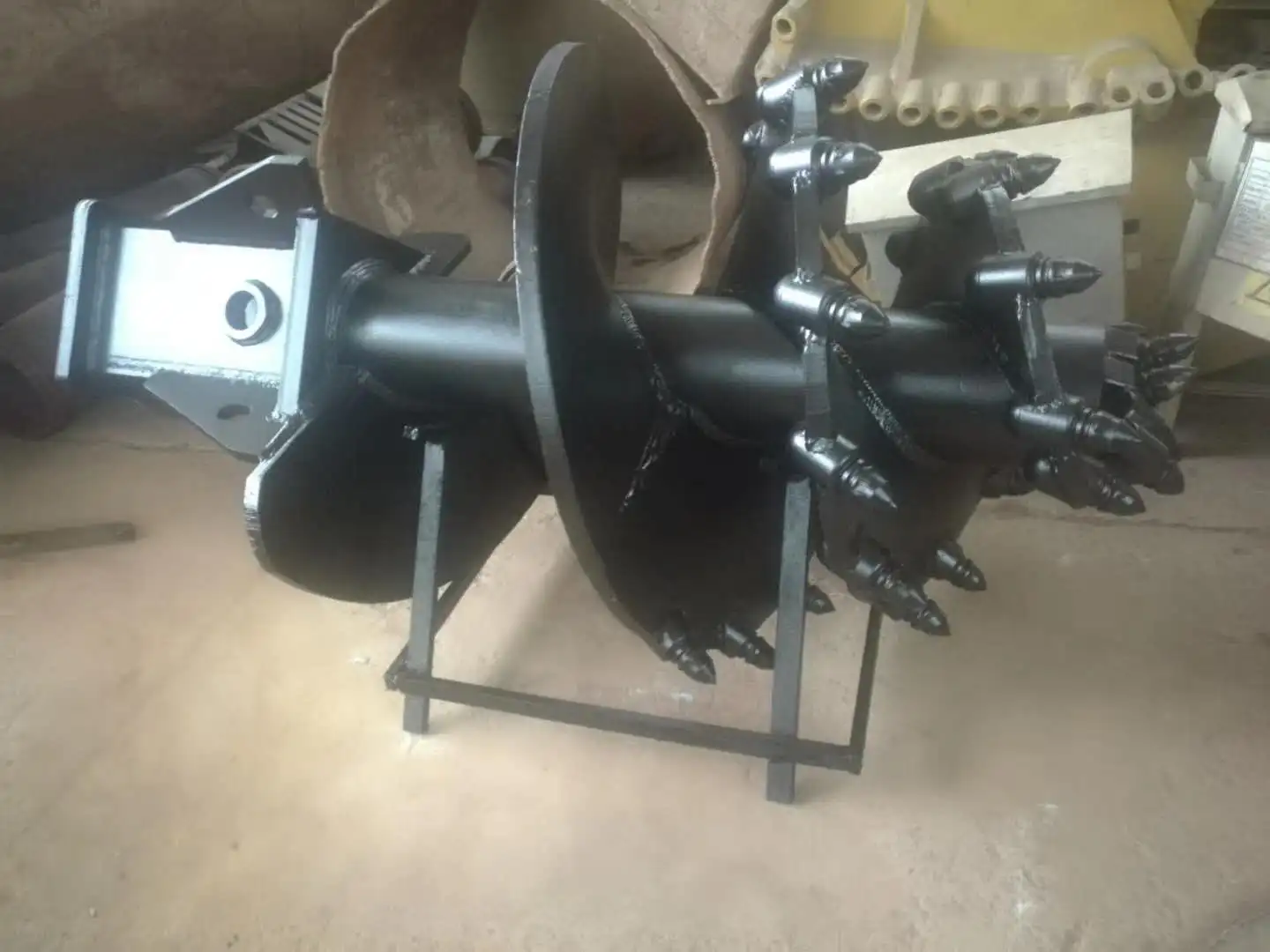 Conical drilling auger high wear resistance