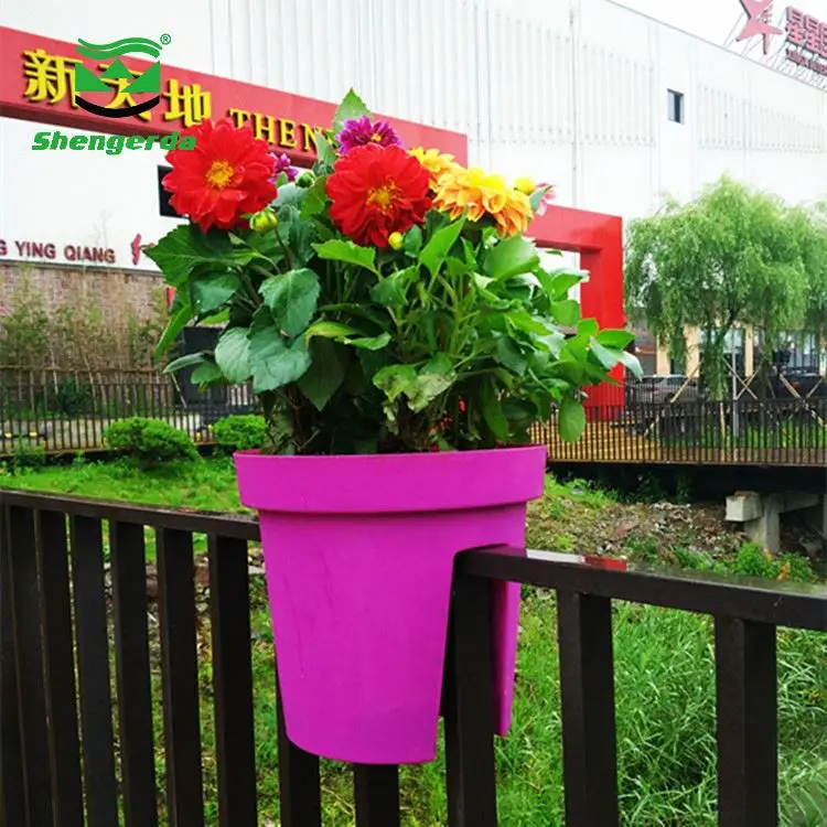 Leizisure Railing Pot Wall Hanging Half Round Garden Plastic Flower Pot For Fence