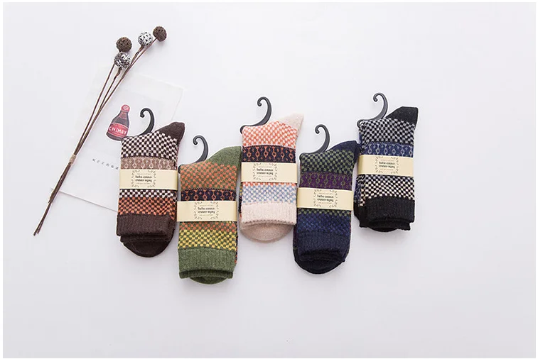 
mens Rabbit Wool Thermal Christmas tree Socks Ultra BootCustomized Thick breathable Knitted Factory Happy Socks 