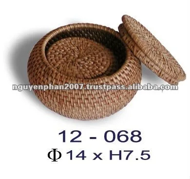 Чайная коробка из ротанга