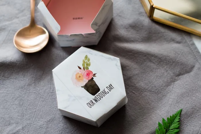 
Retail personalized marbling wedding favors paper box for sale 