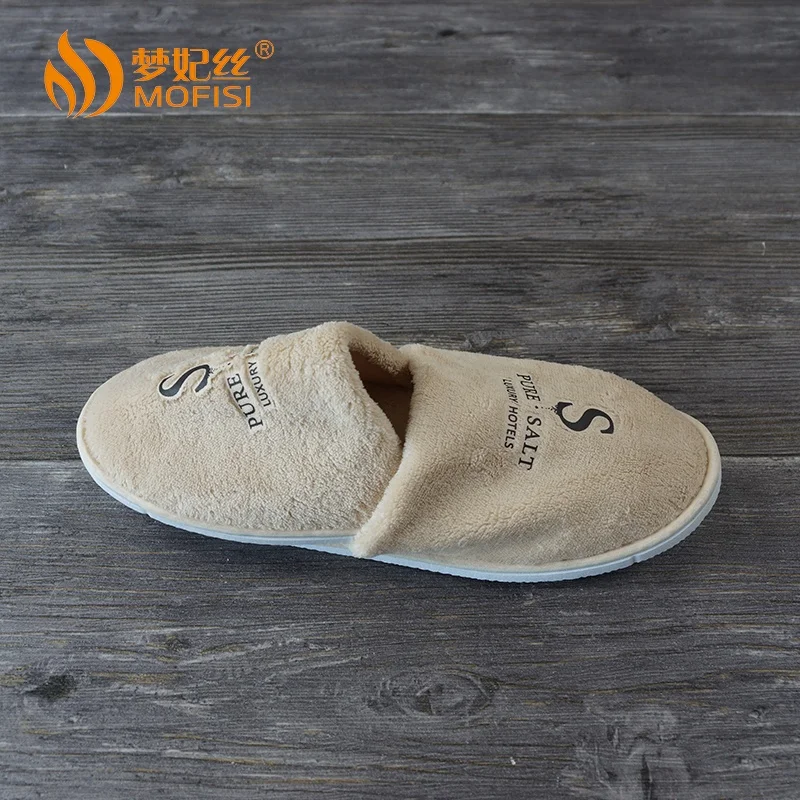 Wholesale cheap custom logo unisex personalized hotel slippers disposable