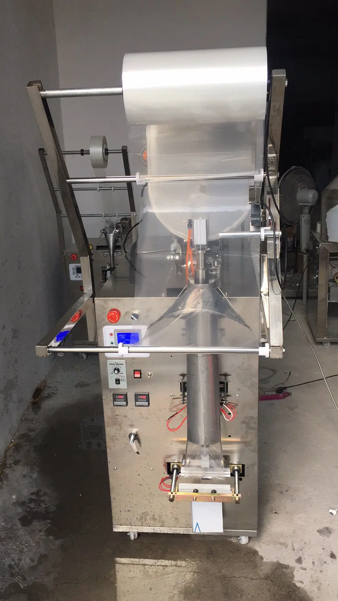 
Sachet water filling packing machine Automatic Bag Filling and Sealing Machine liquid filling machine 