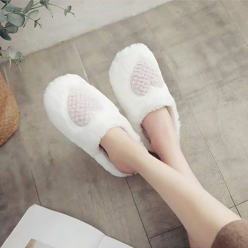 
Comfort Plush Slippers Closed Toe Indoor Shoes With Non-Slip Sole 