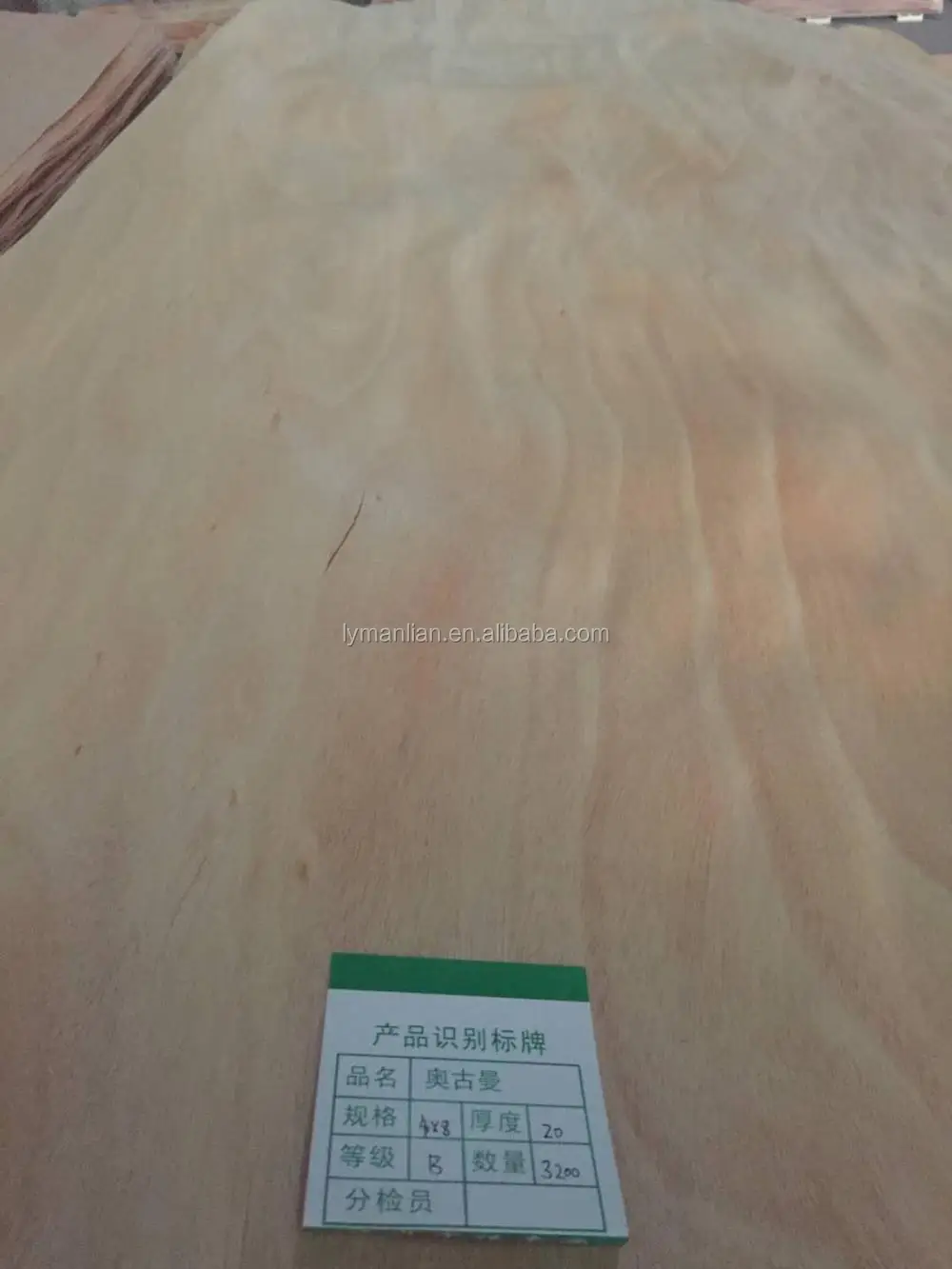 Нарезанные виниры из натурального красного дерева