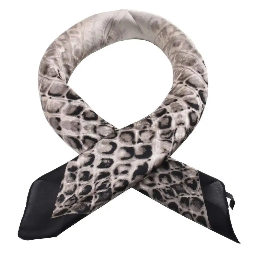 Оптовая продажа 2021 Новые короткие шейный платок 70 см роскошные Леопардовый шейный платок