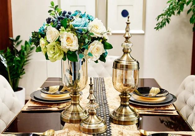 
europe antique style glass vase candy jar and lid in new design for wedding table decorative 