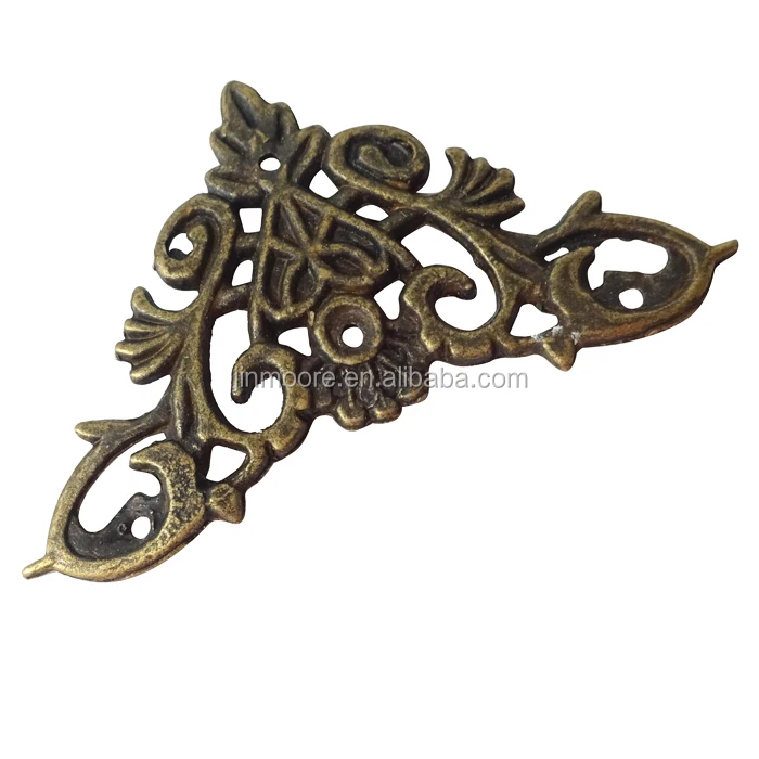 MC06 Antique Box Metal Corner Protectors Guard Edge Decorative