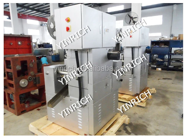 QNB500 Cutting and double twist candy roll wrapping machine