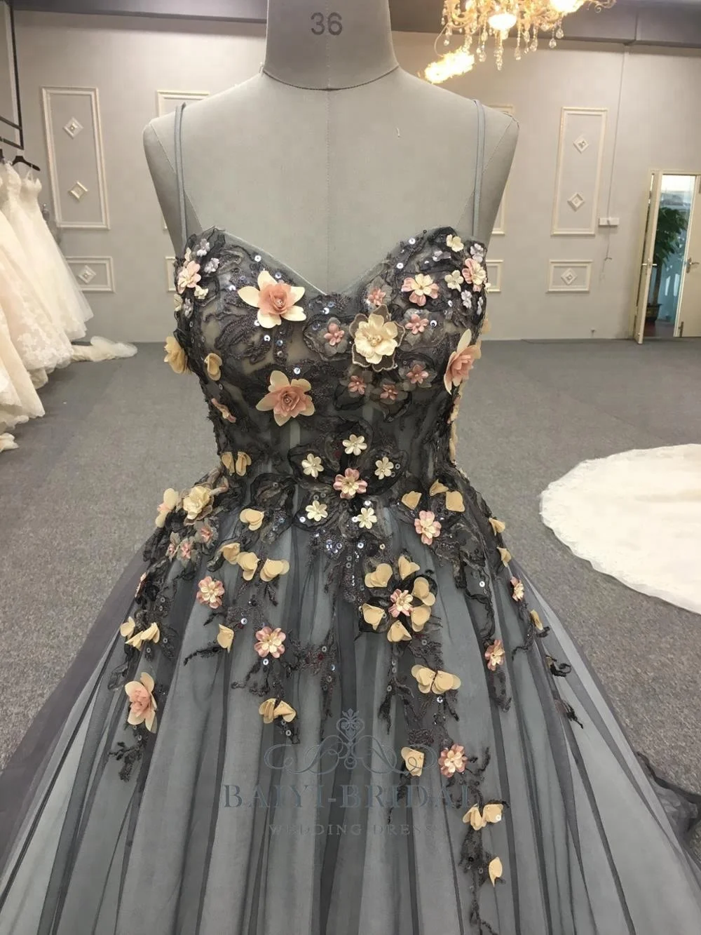 Sleeveless elegant wholesale flower strap black backless 2021 evening dresses