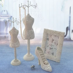 Cheap decorative beauty lady resin mannequin ring necklace jewelry holder for European decor