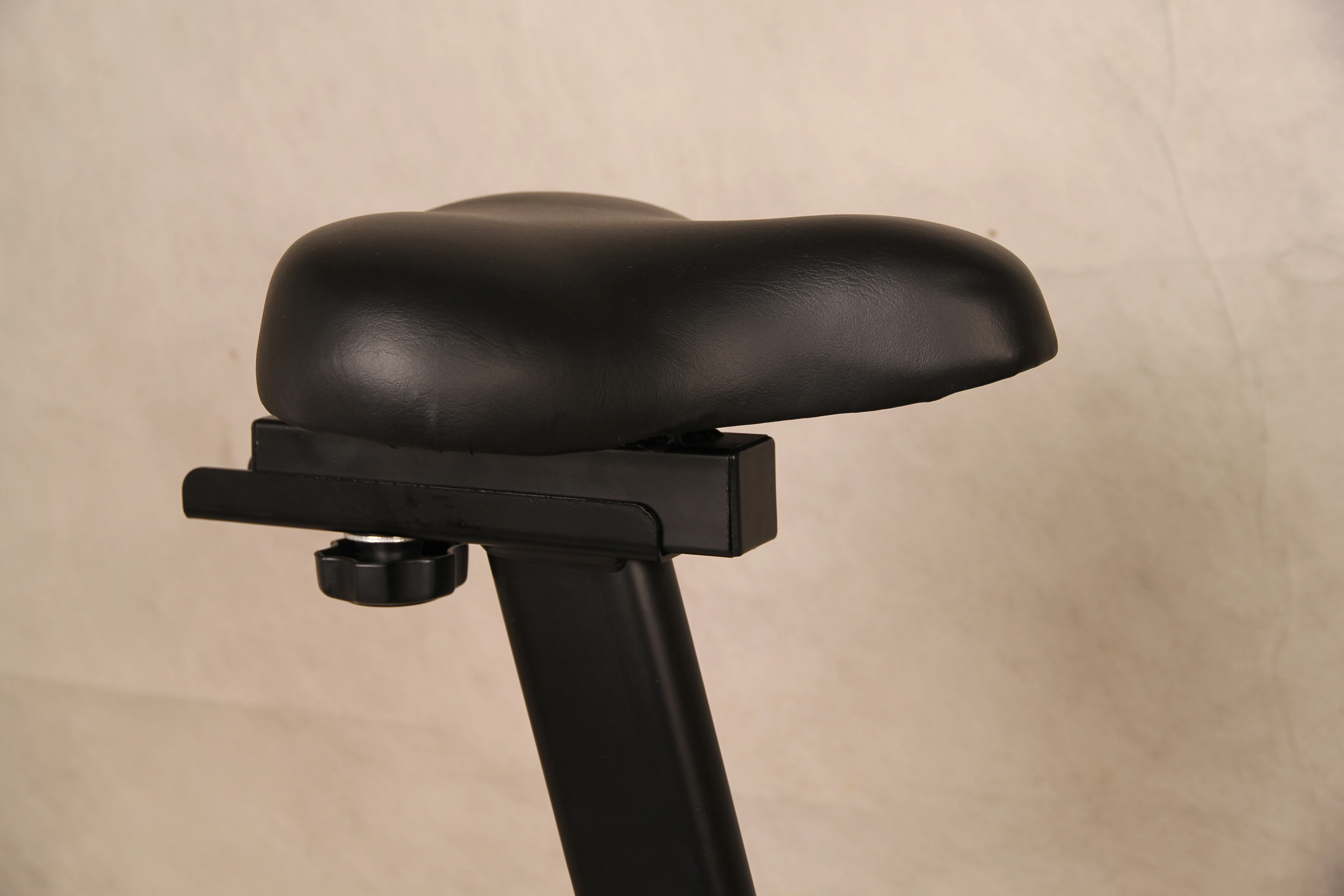 
New Design Premium Designed Magnetic Cross Trainer,Fitness Exercise Bike For Home Use 