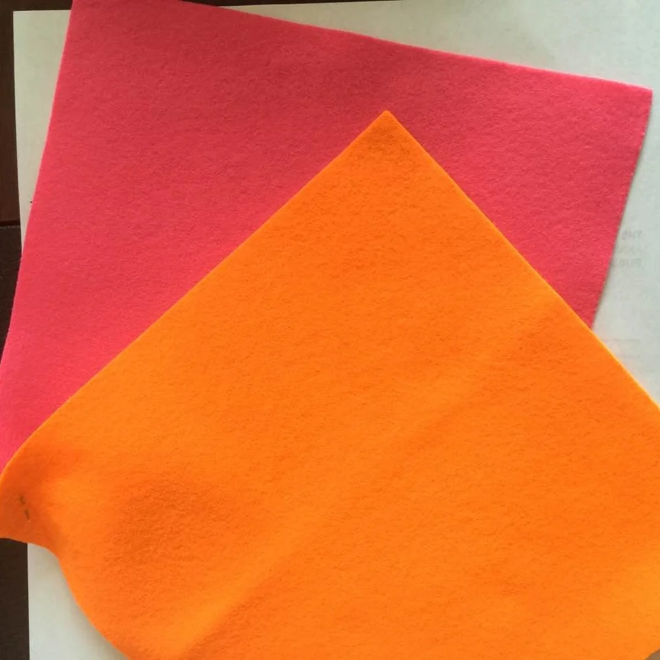 Non-woven cloth made by 100% recycled Polyester Staple Fiber