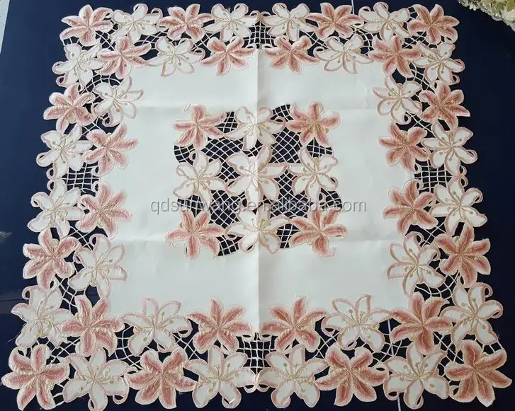 Скатерть с вышивкой ручной работы