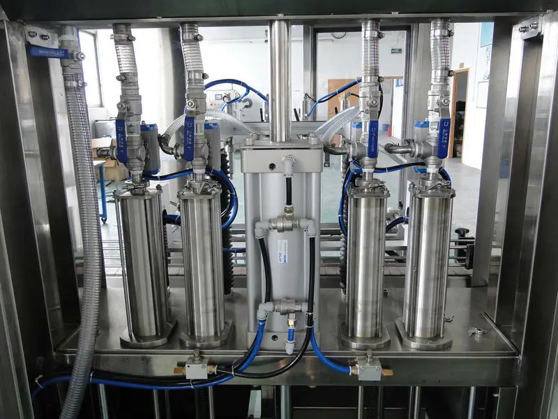 machinery industry equipment automatic manufacturers Servo motor control automatic canning bottle Detergent  filling machine