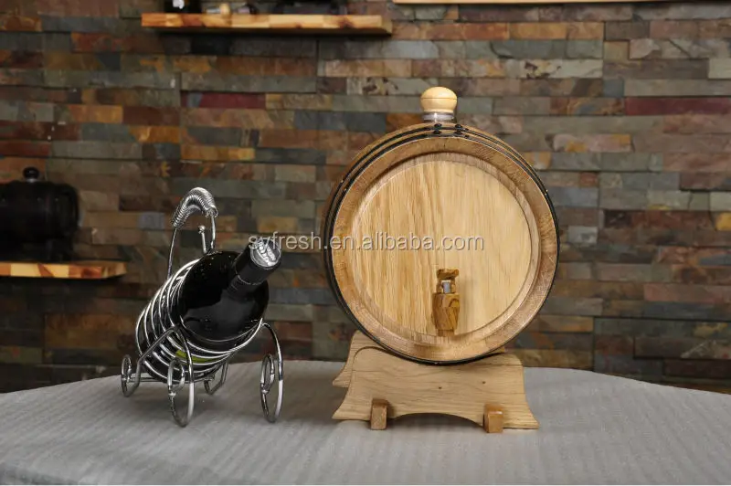 
Display fashionable wooden whiskey barrel 