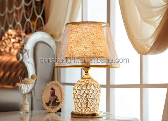 Fashion Crystal Table Lamp With Flower Lampshade Round Metal Base Table Light