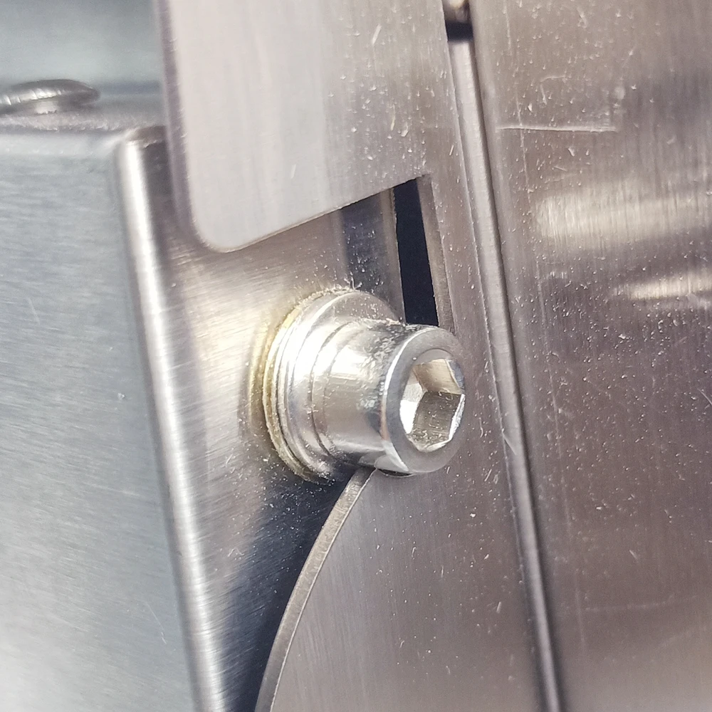 Fast and easy to use electric freestanding pizza oven