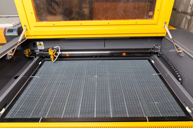 6090 fast speed co2 laser type laser engraving cutting machine cutting area 600x900mm