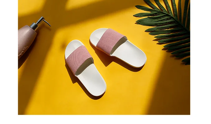 Stylish and beautiful bathroom slippers home EVA couples indoor slippers men and women