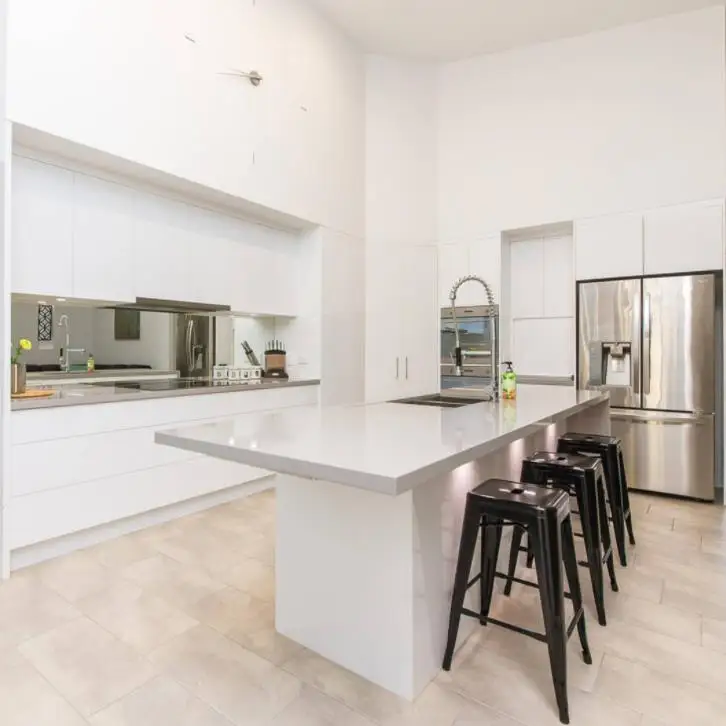 Modern Simple Latest Design Superior Quality high gloss wood veneer kitchen cabinet