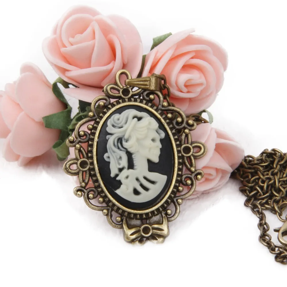 Engraved Skull Gothic Necklace, for Carnaval Gothic Jewelry