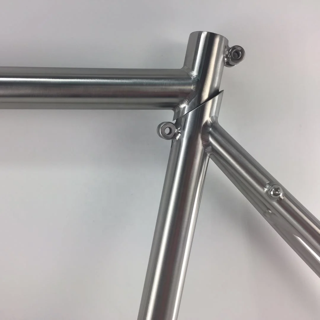 650B titanium gravel bike frame with breakaway design