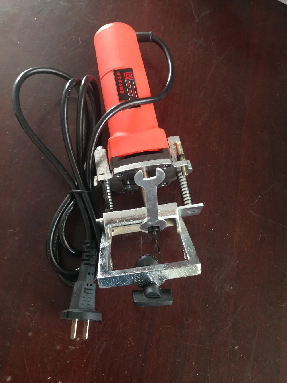 Portable pvc window water slot milling machine