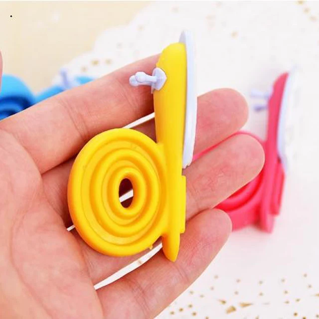 Prevent Finger Pinch Injuries Easy to Install Random Color Snail Design Cartoon Safety Rotating Door Stopper for Baby Children