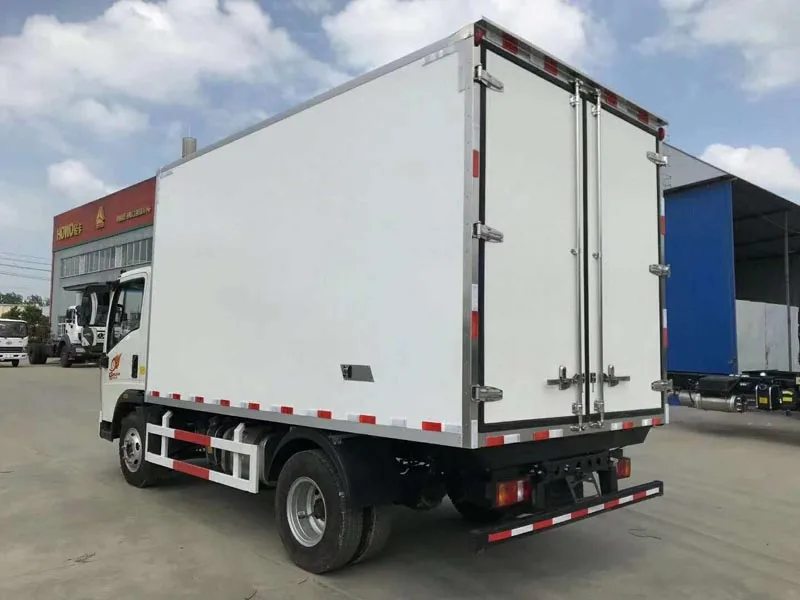 Refrigerated Truck Body Cooling Van for Sale with Truck Cold Box