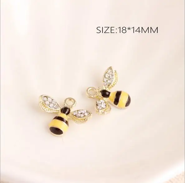 Drop the oil metal cute bees charms fashion DIY accessories lovely crystal rhinestone insect bee pendant charm jewelry