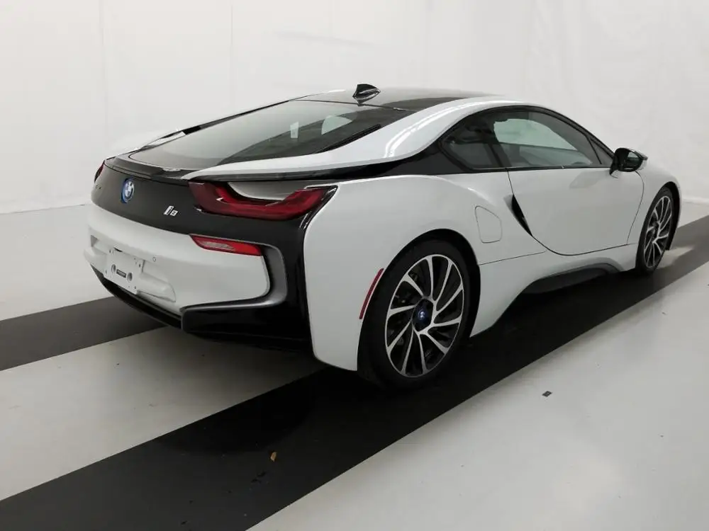  Довольно Подержанный автомобиль BMW i8 2015